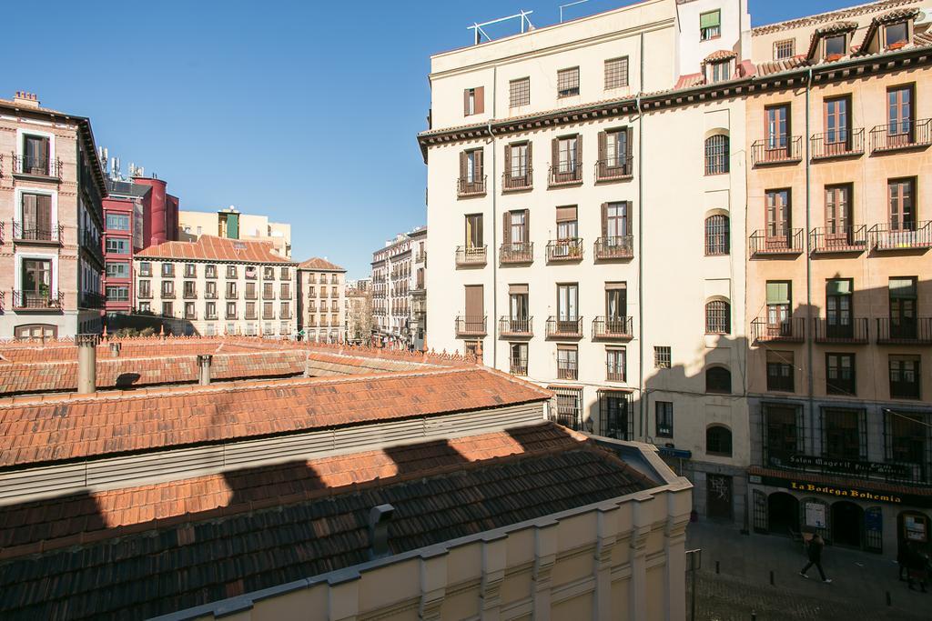 Hostal La Casa De La Plaza Мадрид Екстериор снимка